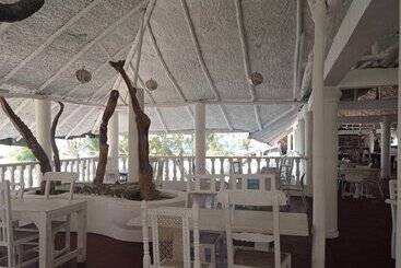 Hotel Lily Palm Resort