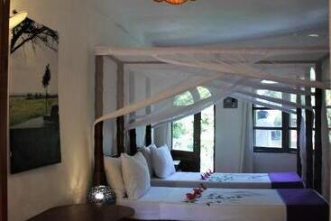호텔 Lily Palm Resort