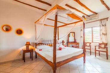 호텔 Lily Palm Resort