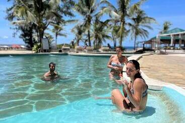 호텔 Lily Palm Resort