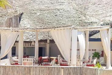 호텔 Lily Palm Resort