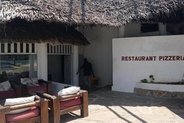 호텔 Lily Palm Resort