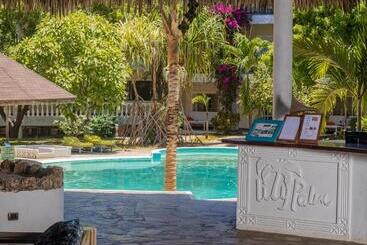 호텔 Lily Palm Resort