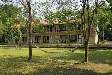 هتل Lumbini Buddha Garden Resort
