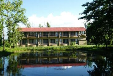 هتل Lumbini Buddha Garden Resort