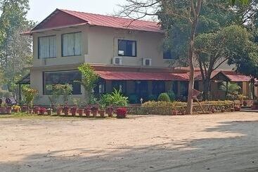 هتل Lumbini Buddha Garden Resort