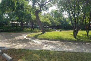 هتل Ufulu Gardens