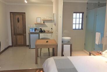 Lydall Wild Tranquil Garden Suites