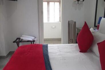 پانسیون J'cups Guest House