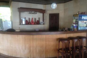 استراحتگاه Puri Pandan Restaurant & Bungalows