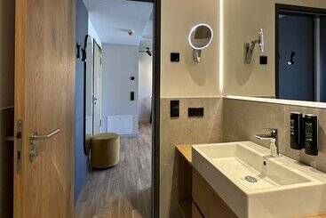 B5 Apartments