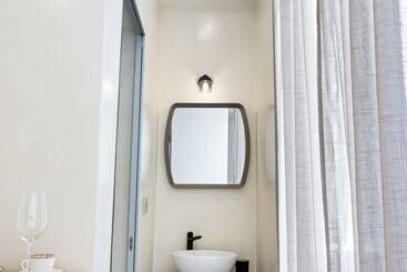 تختخواب و صبحانه Tellion Suites