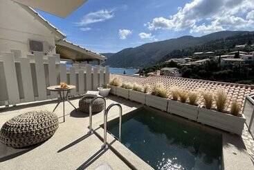 تختخواب و صبحانه Tellion Suites