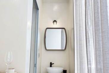 تختخواب و صبحانه Tellion Suites