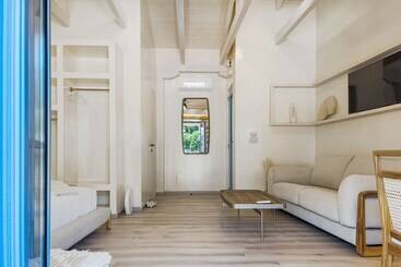 تختخواب و صبحانه Tellion Suites