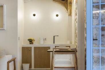 تختخواب و صبحانه Tellion Suites