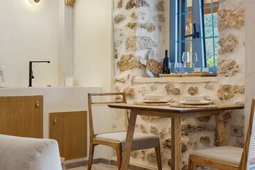 تختخواب و صبحانه Tellion Suites