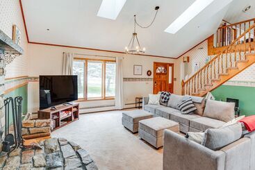 茅舍 Bennington Home W/ Deck ~ 5 Mi To Bald Mountain!