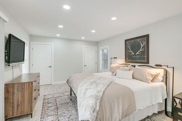 Bright & Modern Home: 2 Mi To Presque Isle Airport