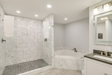 Bright & Modern Home: 2 Mi To Presque Isle Airport