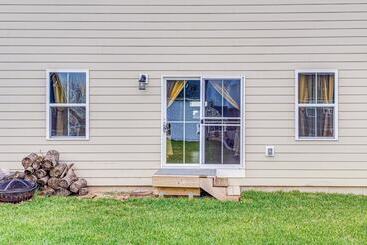 Bright Plainfield Home ~ 14 Mi To Indianapolis!