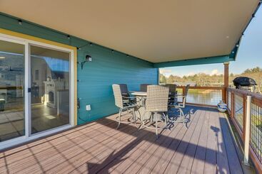 بيت ريفى Canal Front Home In Ocean Shores W/ Dock & Views!