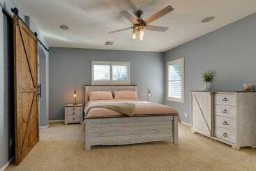 Charming Gilbert Home W/ Patio & Putting Green!