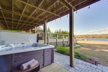 茅舍 Decatur Oasis   Private Pool, Hot Tub & Deck!