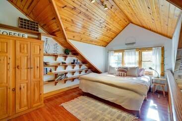 별장 Delaware  Wooded River Retreat  W/ Views & More