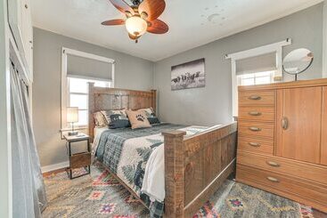 Family Friendly Cabin: Walk To Lake Access!