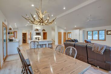 Family Friendly Stateline Home: Close To Trails!