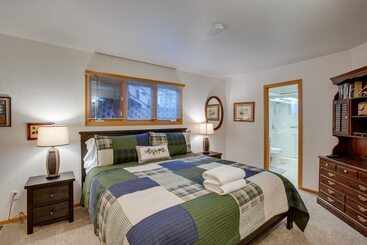 Family Friendly Stateline Home: Close To Trails!