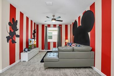 Fantasia @ Storey Lake By Shine Villas #408