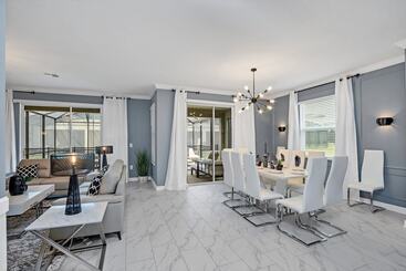 Fantasia @ Storey Lake By Shine Villas #408