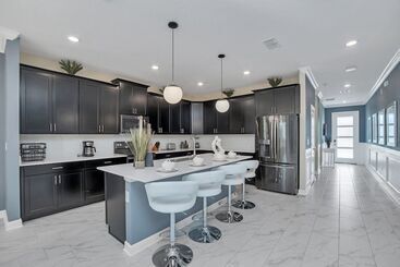 Fantasia @ Storey Lake By Shine Villas #408