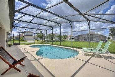 Gilded Parasol By Shine Villas Remington Golf 420