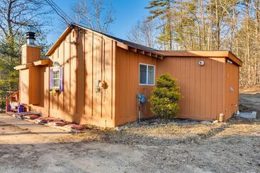 Ellis River Cottage ~ 3 Mi To Attitash Mountain!