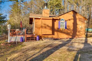 Ellis River Cottage ~ 3 Mi To Attitash Mountain!