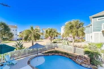 Gorgeous Galveston Bay Home W/ Private Pool!