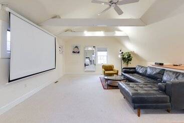 קוטג'' Home W/ Backyard ~ 2 Mi To Downtown Lexington!