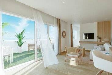 هتل Punta Candor Suites