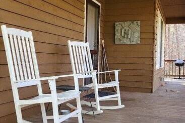 קוטג'' Laurelwood