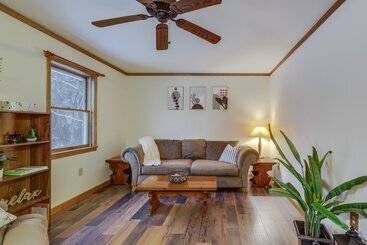 Lovely Interlaken Home W/ Fire Pit & Yard!