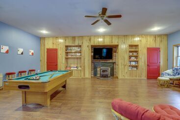 Lovely Interlaken Home W/ Fire Pit & Yard!