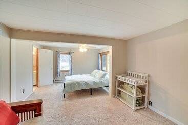 Menominee Waterfront Home W/ Private Beach Access!