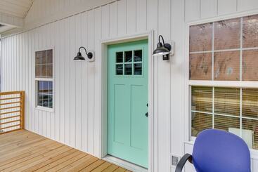 Modern & Pet Friendly Home: 3 Mi To Dtwn Knoxville