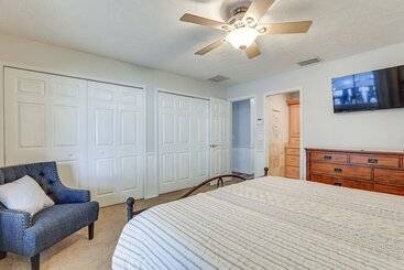 Сельский дом Pet Friendly Bradenton Home: Lanai W/ Heated Pool!