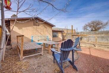 Pet Friendly Home Near Downtown Albuquerque!