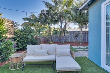 Pet Friendly Oceanside Gem W/ Patio, Walk To Beach