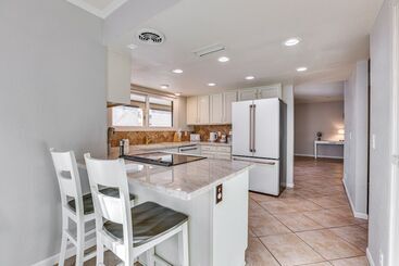 Pet Friendly Tempe Home W/ Private Hot Tub!